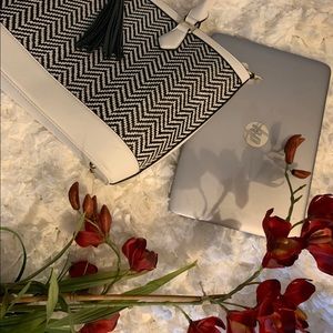 BRAND NEW Black & White & Gold Handbag FREE Tassel New